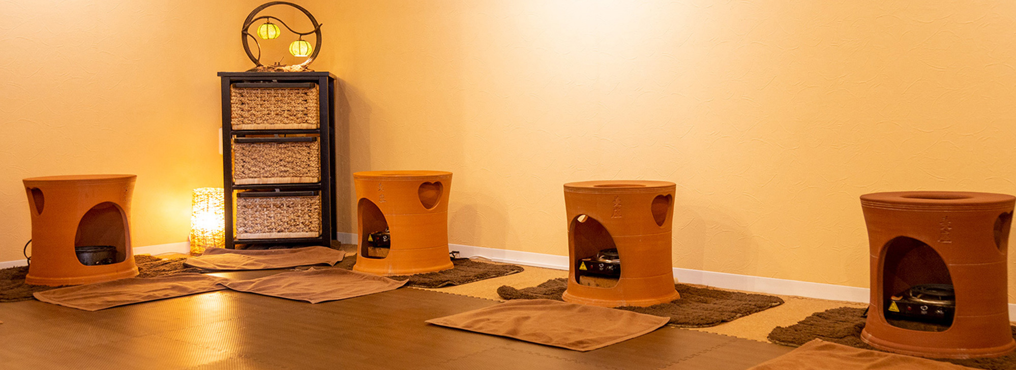 黄土椅子の画像